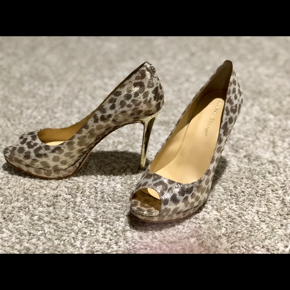 Ivanka Trump heels pump size 7